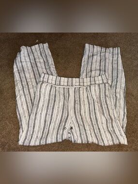 Time and Tru White and Gray Striped Lounge Pants